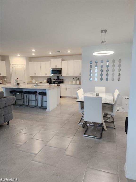 SAVANNA LAKES - Residential