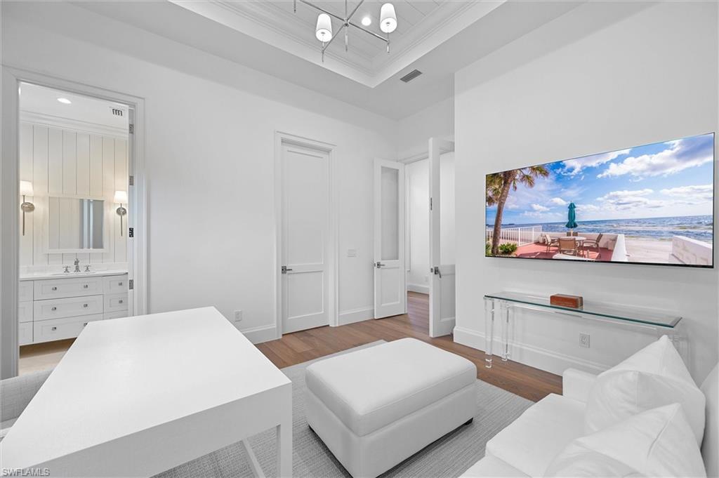 QUAIL WEST - Residential