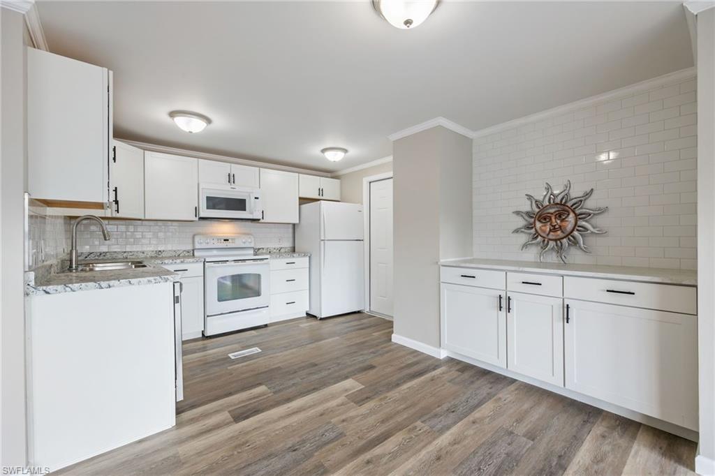 SIX LAKES COUNTRY CLUB - Residential