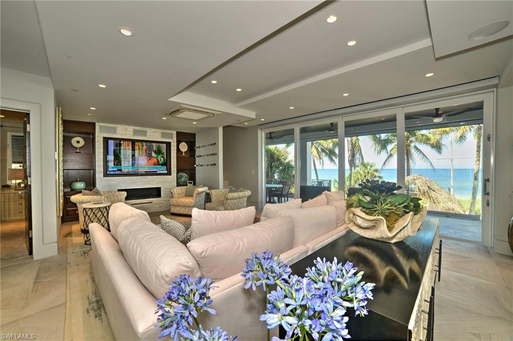 BAREFOOT BEACH - Residential