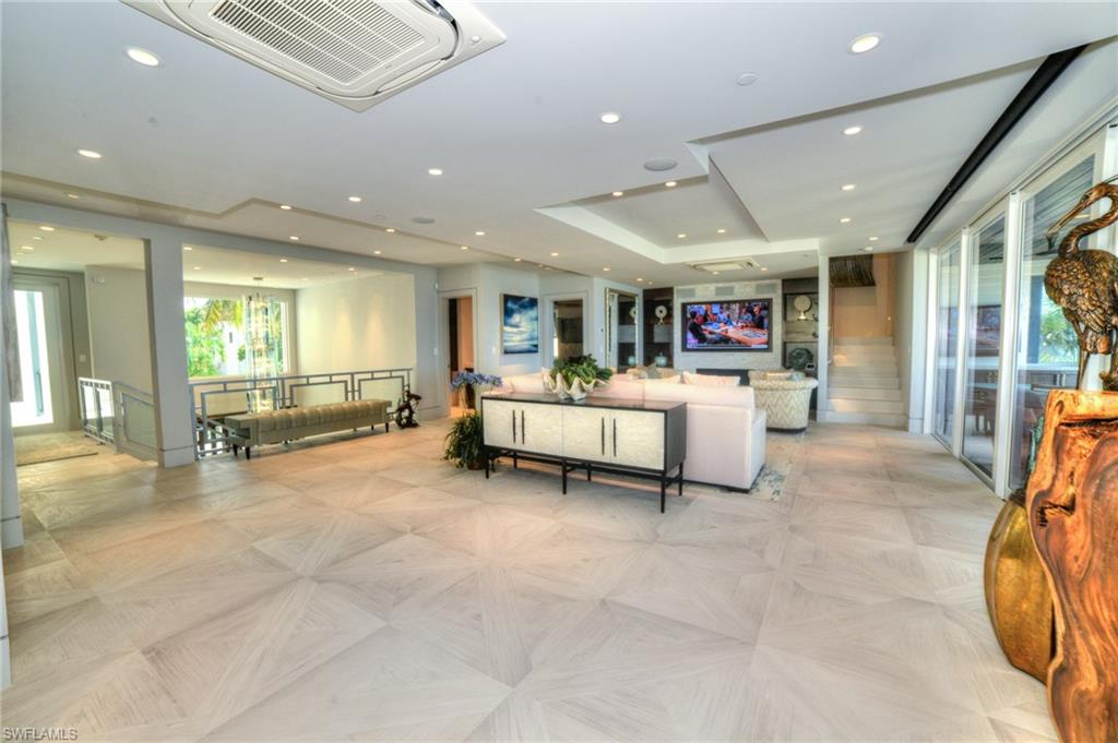 BAREFOOT BEACH - Residential