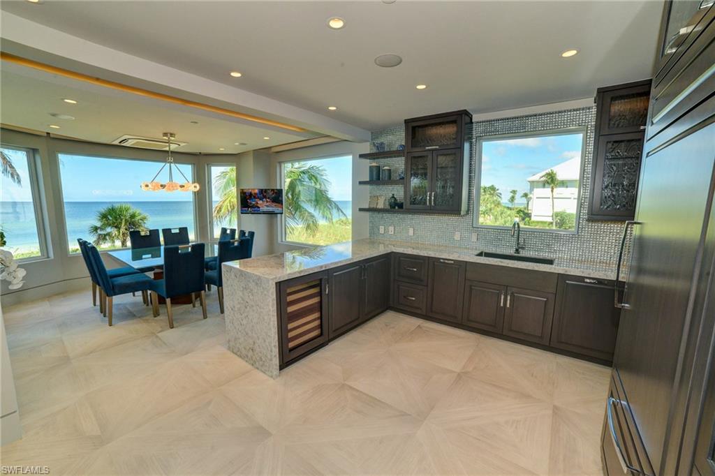 BAREFOOT BEACH - Residential