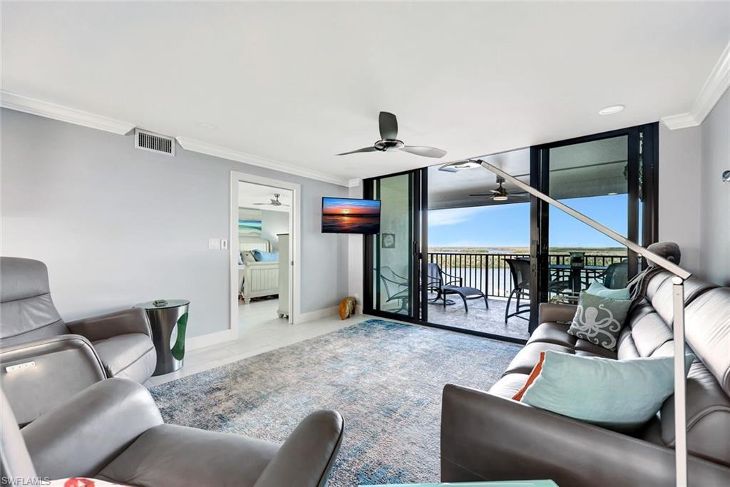 THE PALMS OF BAY BEACH - Residential