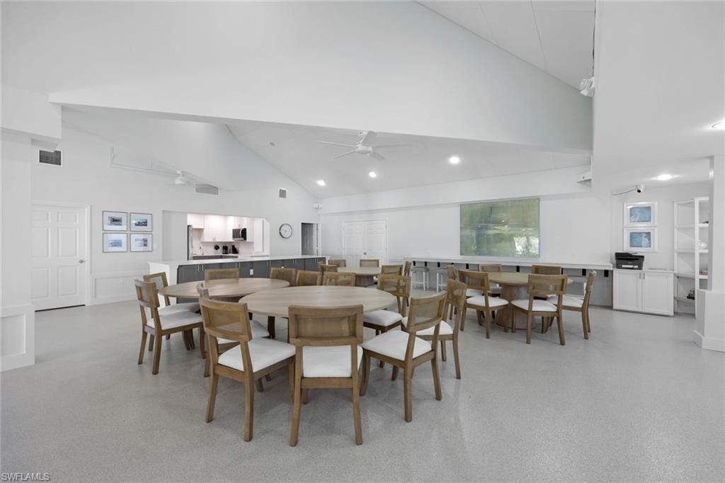 THE PALMS OF BAY BEACH - Residential