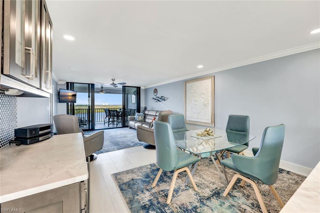 THE PALMS OF BAY BEACH - Residential