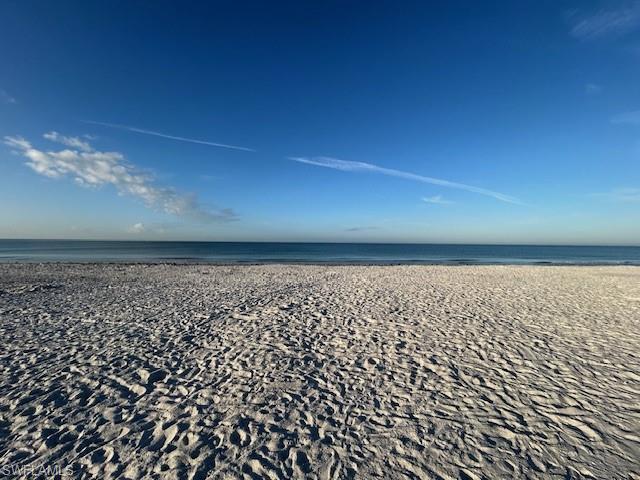 THE PALMS OF BAY BEACH - Residential