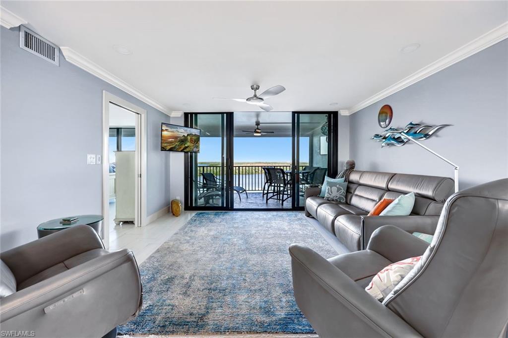 THE PALMS OF BAY BEACH - Residential