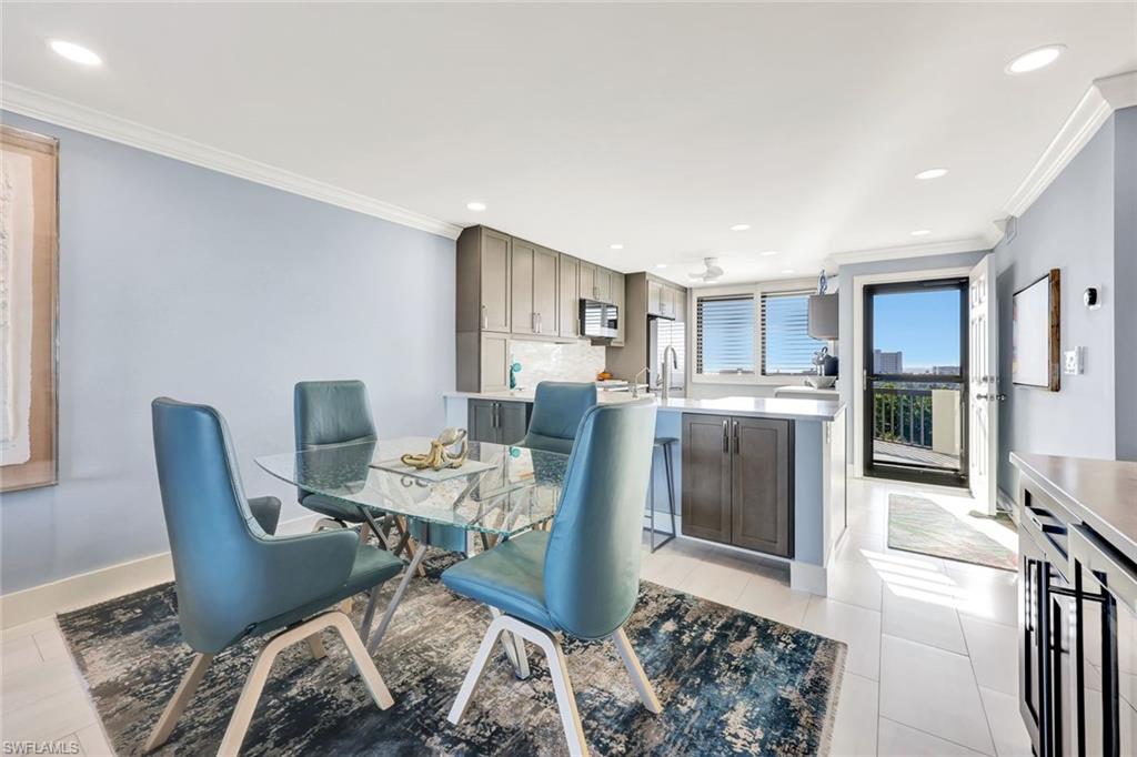 THE PALMS OF BAY BEACH - Residential