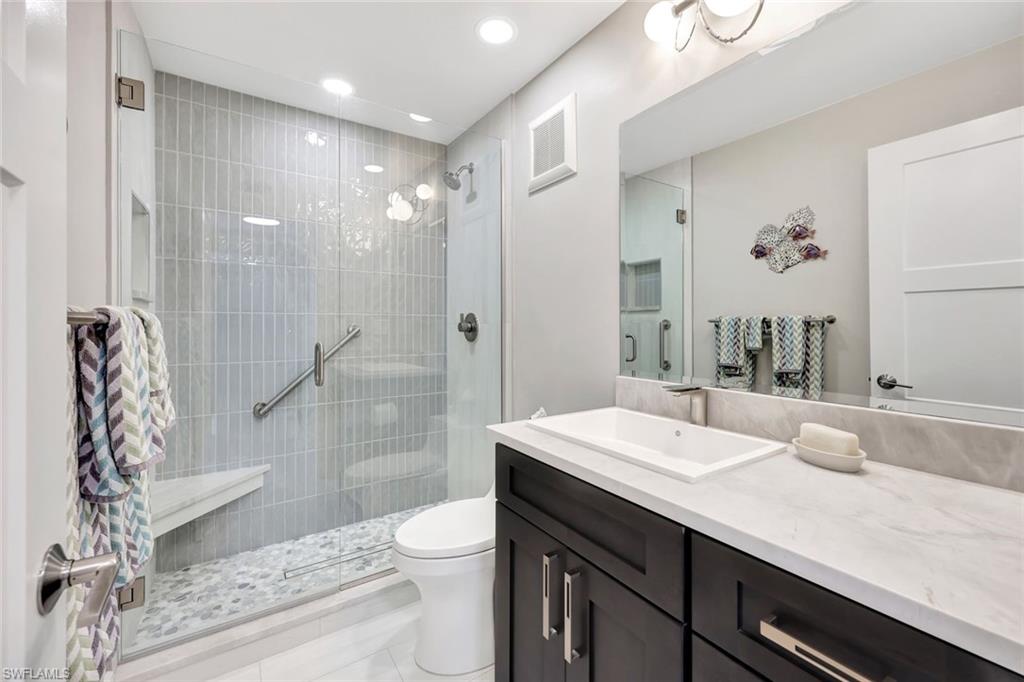 THE PALMS OF BAY BEACH - Residential