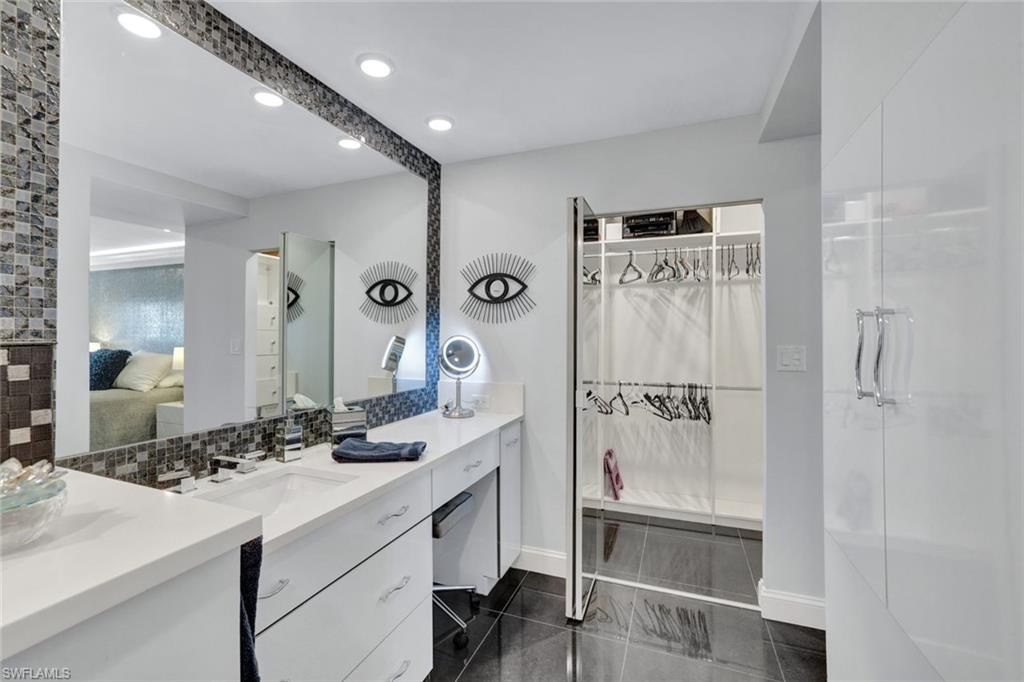 VENETIAN BAYVIEW - Residential