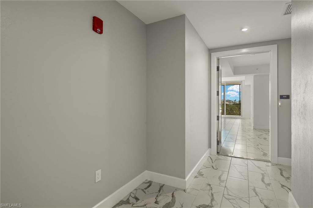 4142 Bay Beach LN 305