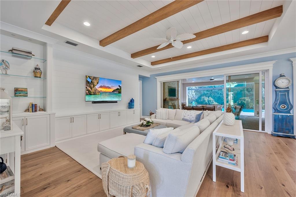 VALENCIA TRAILS - Residential