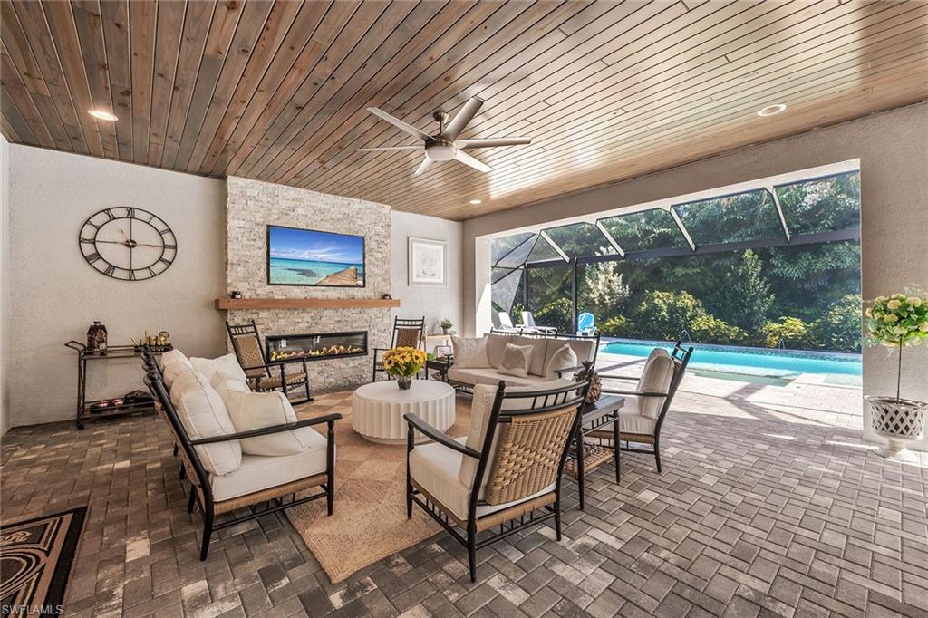 VALENCIA TRAILS - Residential