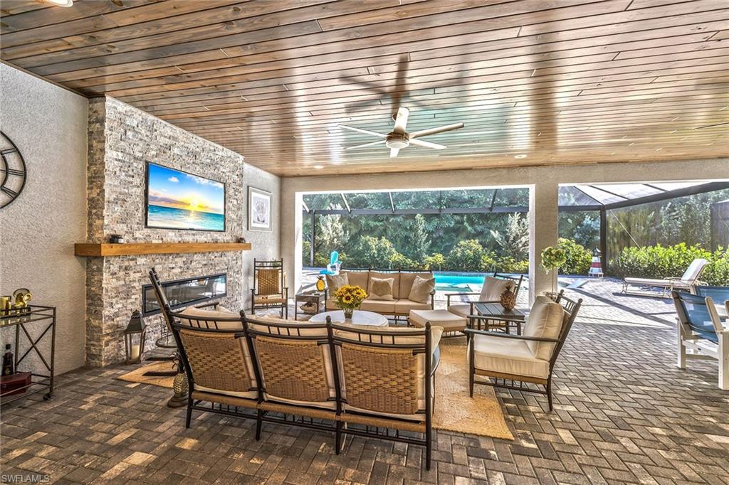 VALENCIA TRAILS - Residential