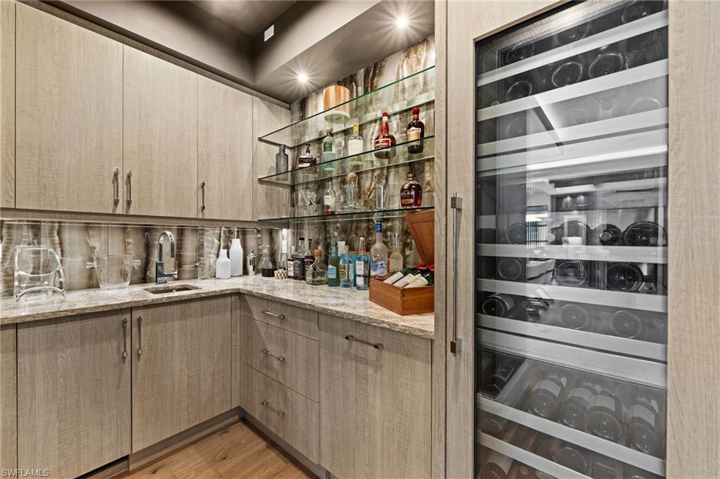 AQUALANE SHORES - Residential