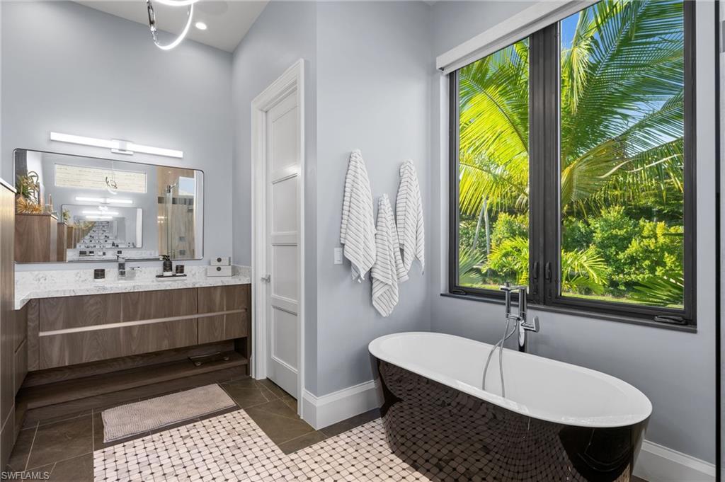 AQUALANE SHORES - Residential