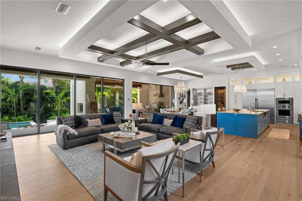 AQUALANE SHORES - Residential