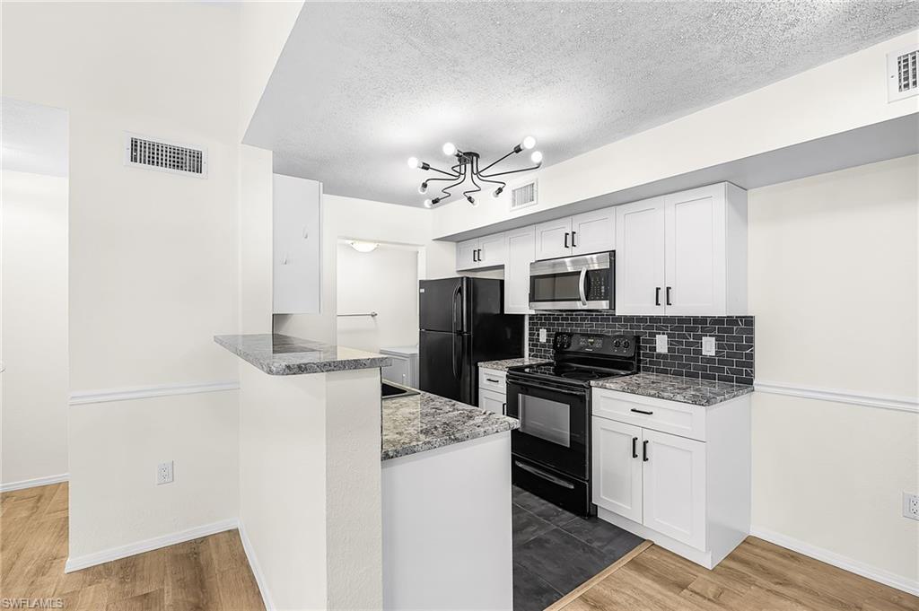 VENETIAN PALMS - Residential