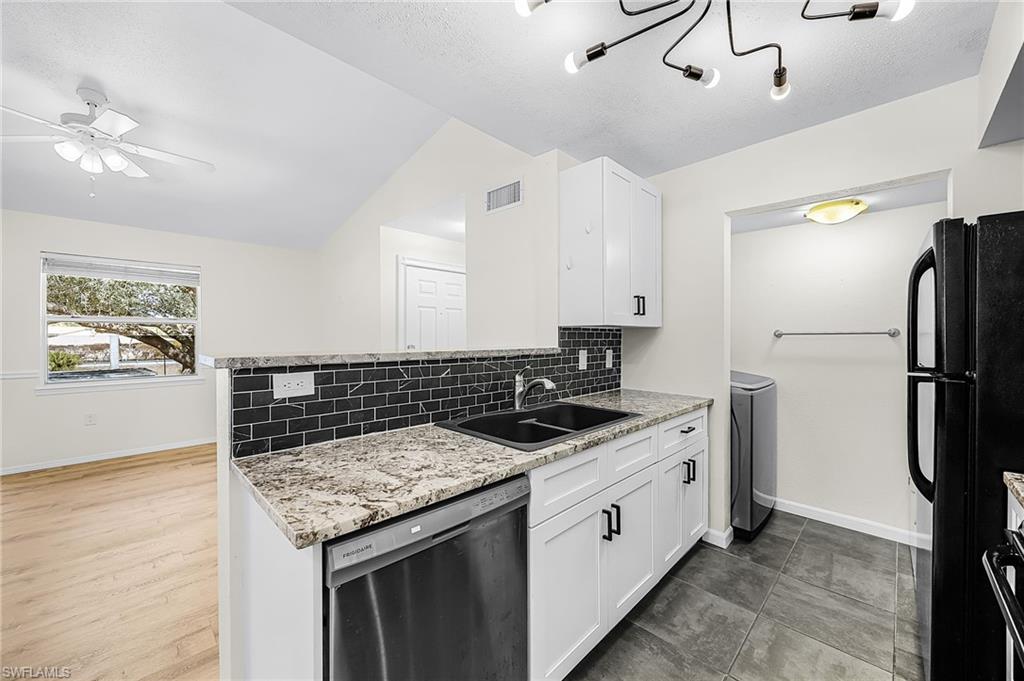 VENETIAN PALMS - Residential