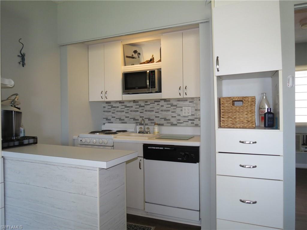 AQUARIUS APTS OF MARCO ISLAND - Residential