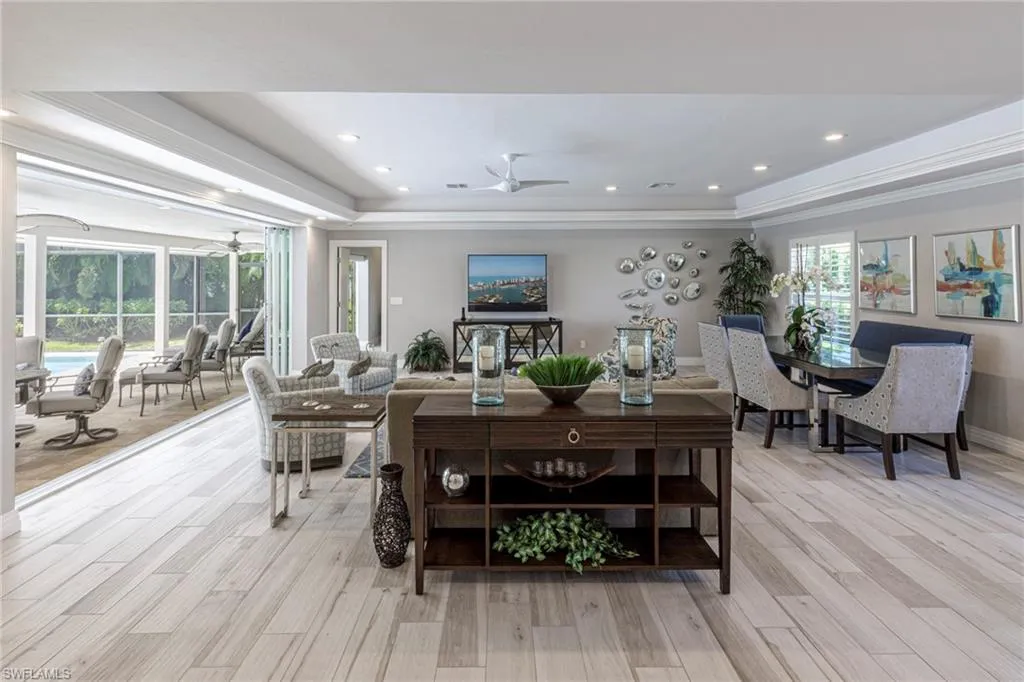 Naples, Florida 34103, United States, 3 Bedrooms Bedrooms, ,4 BathroomsBathrooms,Residential,Active,54947