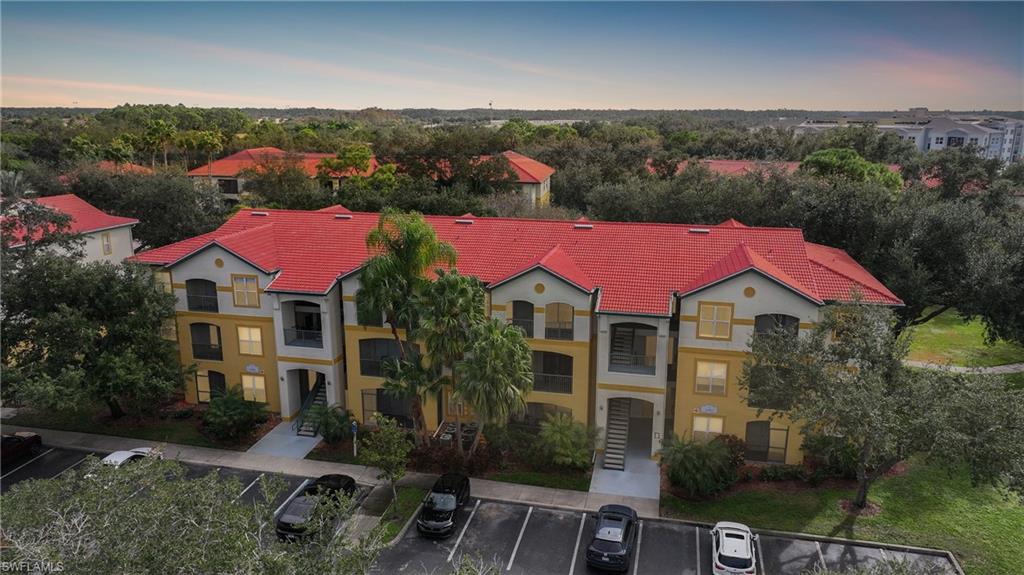 ROYAL GREENS - Residential