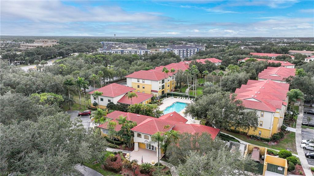 ROYAL GREENS - Residential