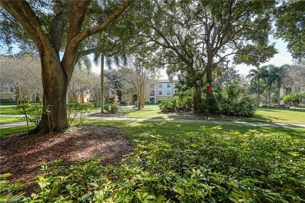 ROYAL GREENS - Residential