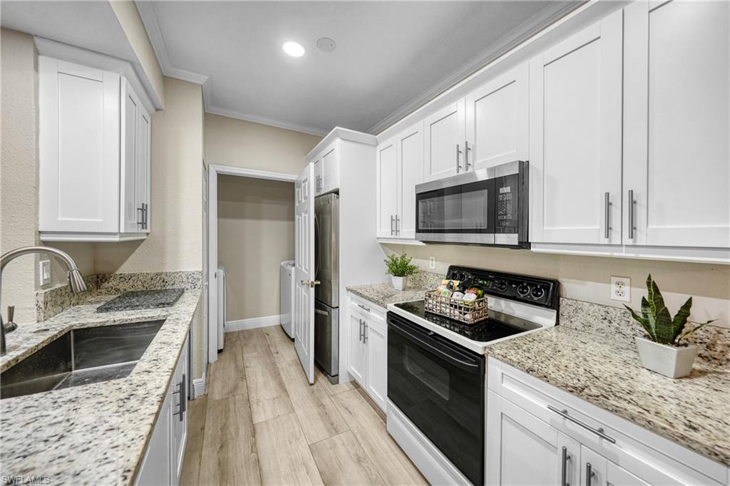 ROYAL GREENS - Residential