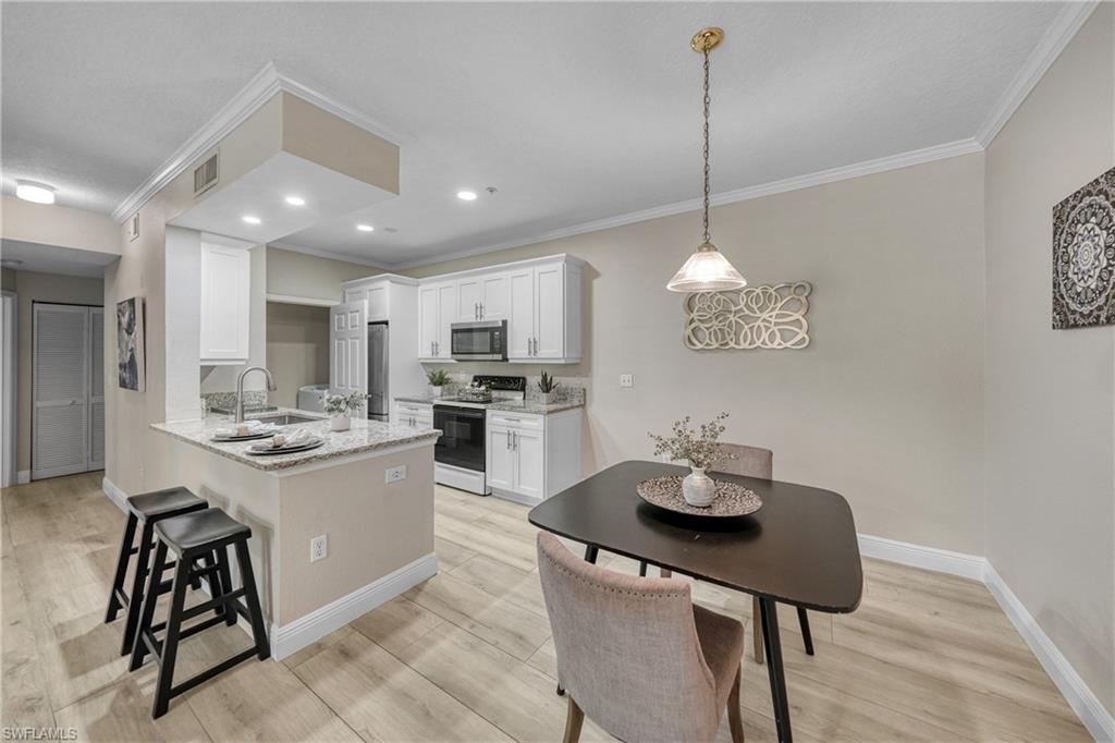 ROYAL GREENS - Residential