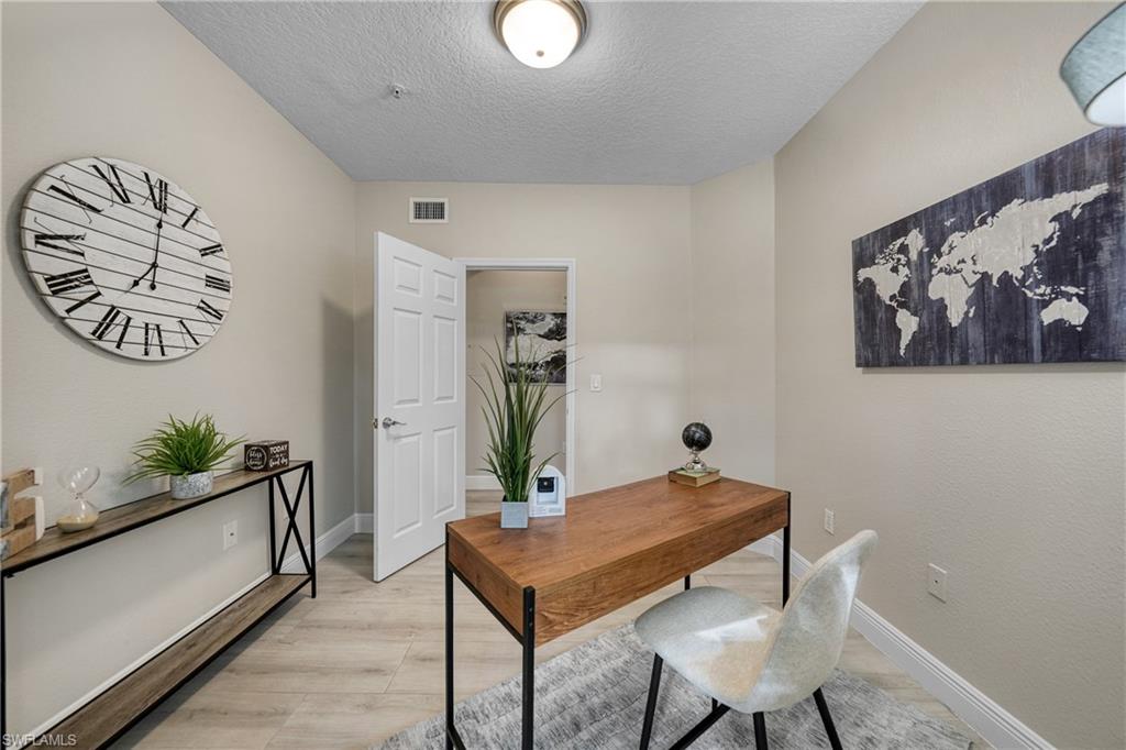 ROYAL GREENS - Residential