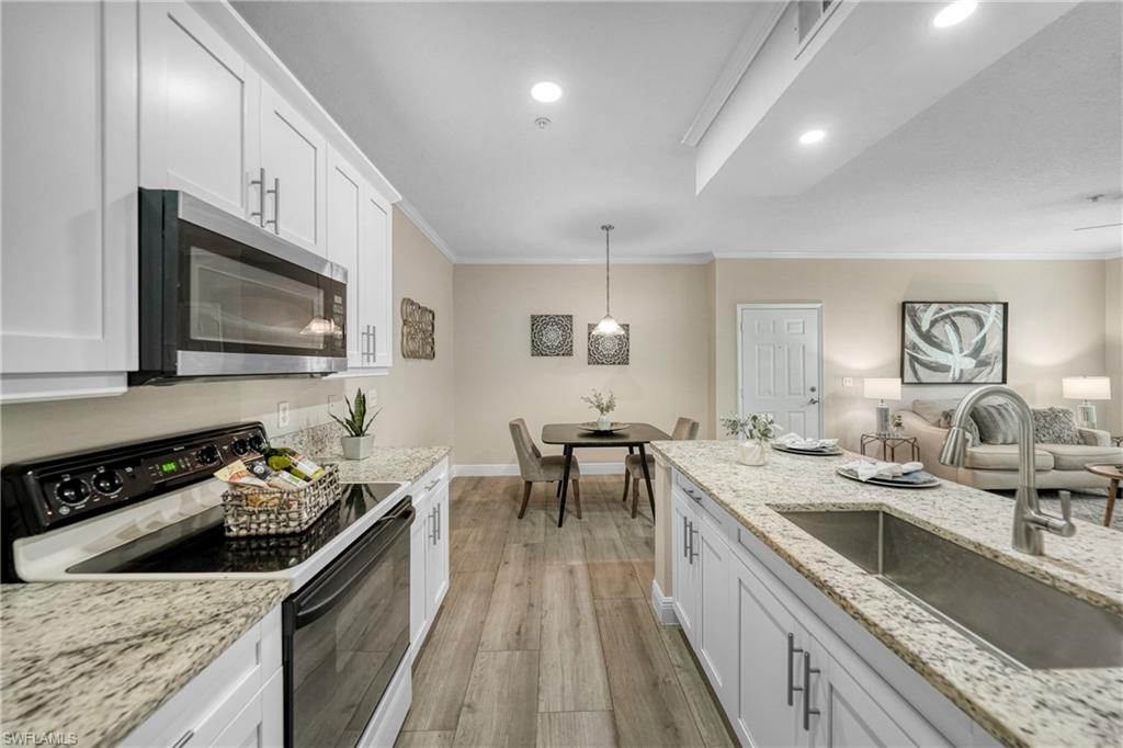 ROYAL GREENS - Residential