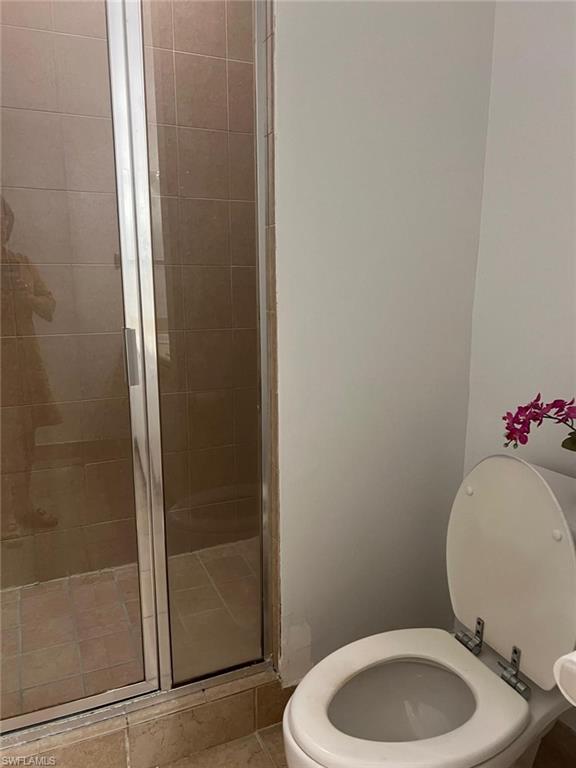 THE COVE AT SIX MILE - Residential Lease