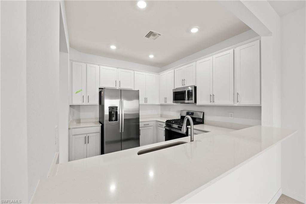 TUCKERS COVE - Residential