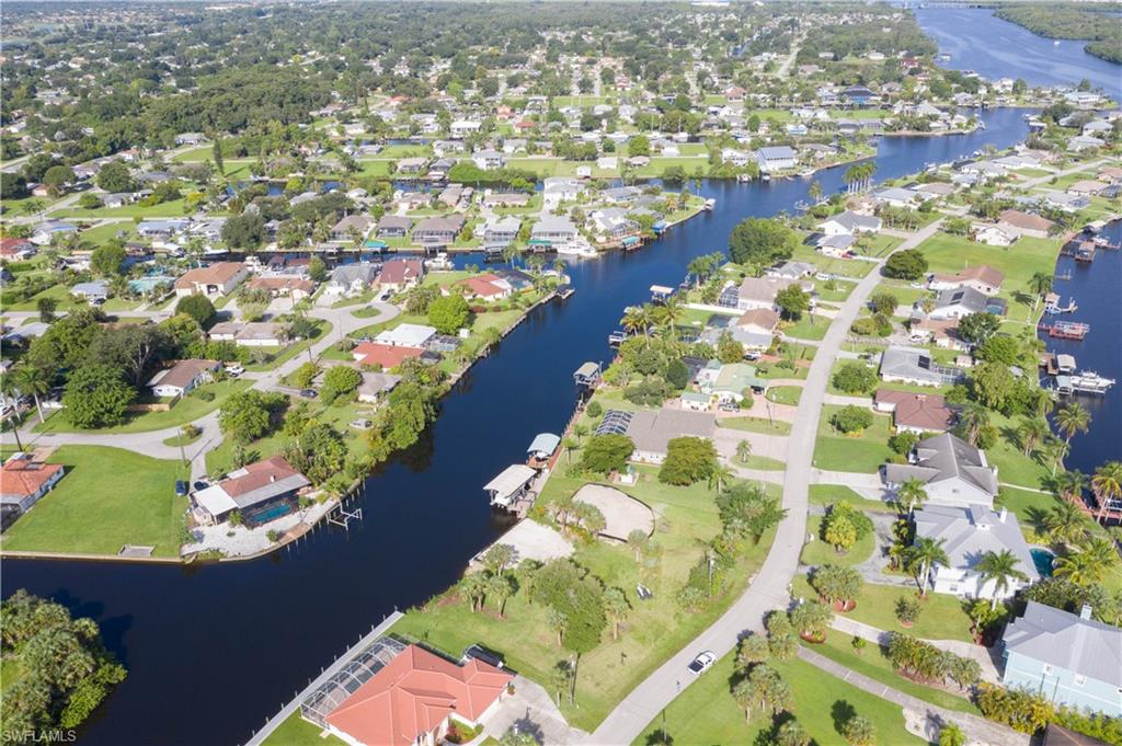 FORT MYERS SHORES - Land