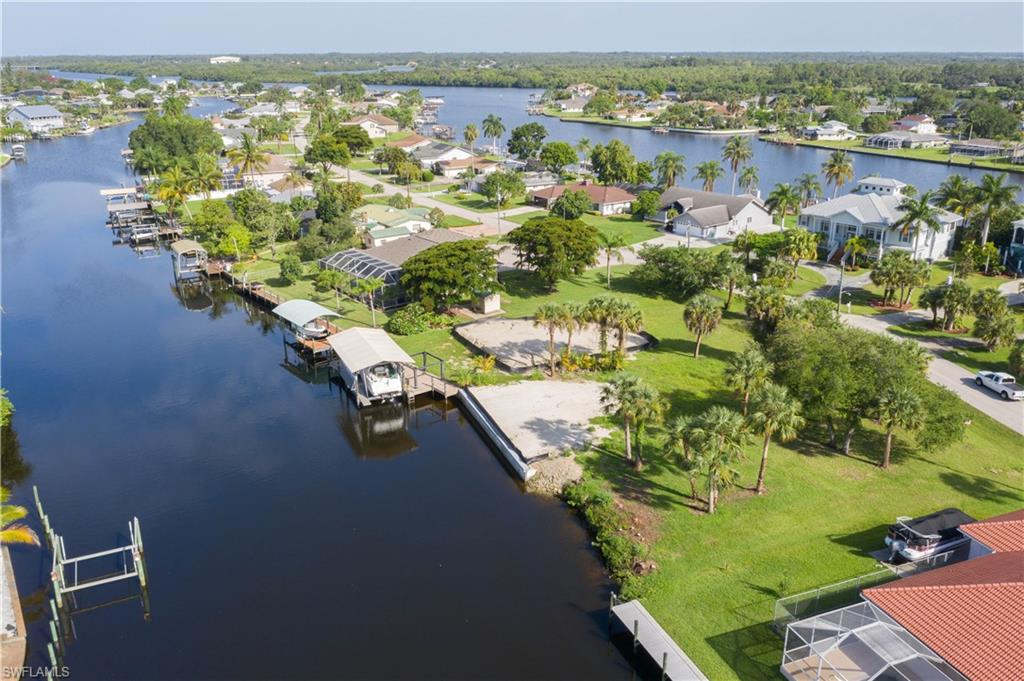 FORT MYERS SHORES - Land