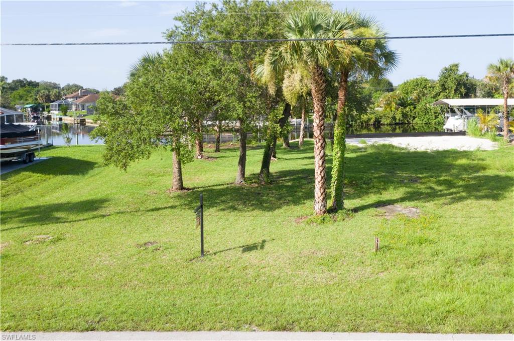 FORT MYERS SHORES - Land