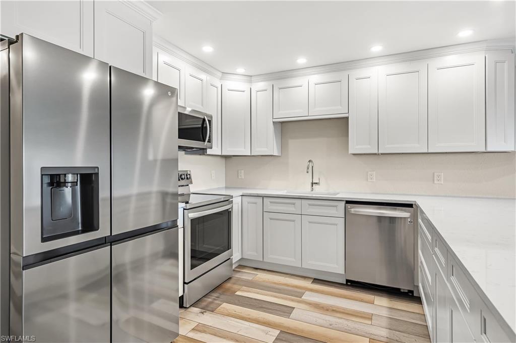 TOWN AND RIVER - Residential