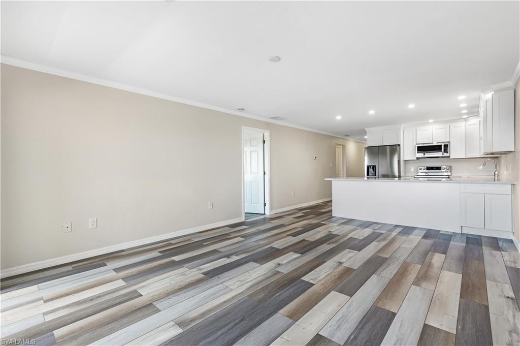 TOWN AND RIVER - Residential