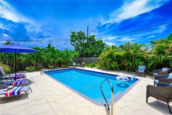 672 100TH AVE N, NAPLES, FL 34108 - Image e5eb3d2fa781d09311c1a2eb73d02afc/332550060