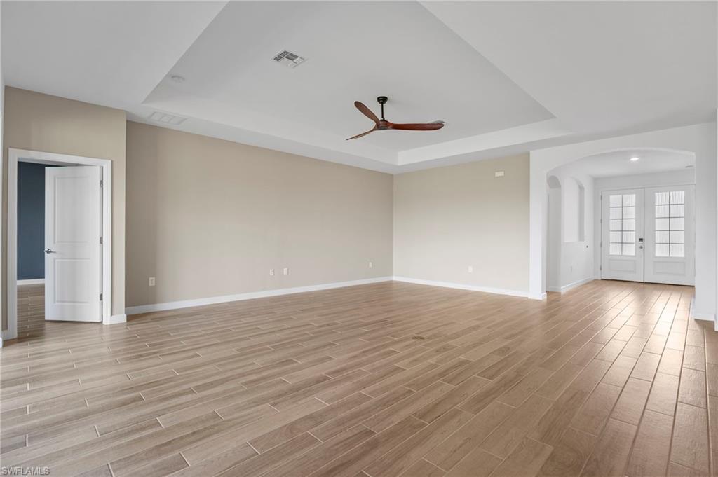 VALENCIA COUNTRY CLUB - Residential Lease