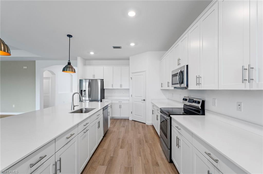 VALENCIA COUNTRY CLUB - Residential Lease