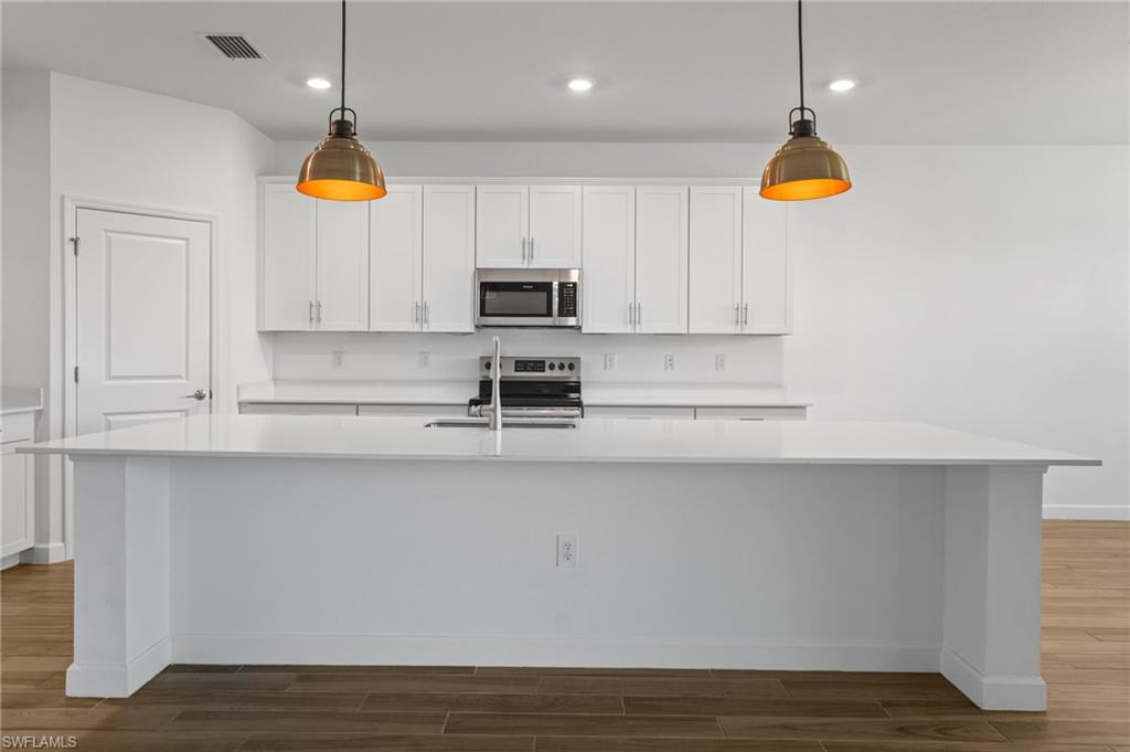 VALENCIA COUNTRY CLUB - Residential Lease