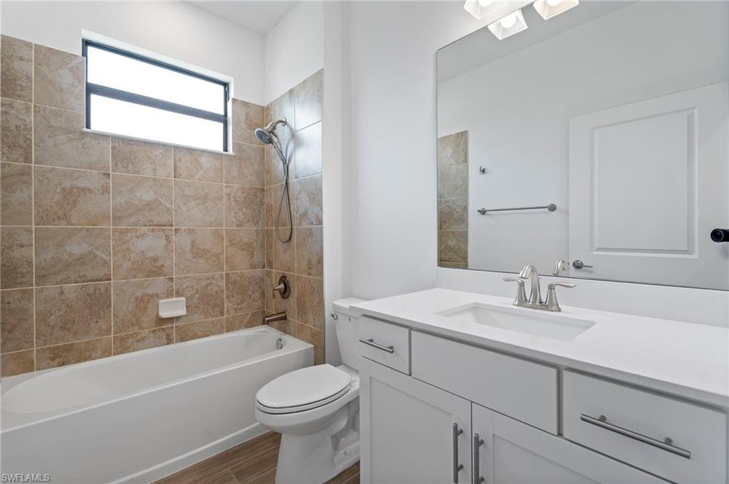 VALENCIA COUNTRY CLUB - Residential Lease