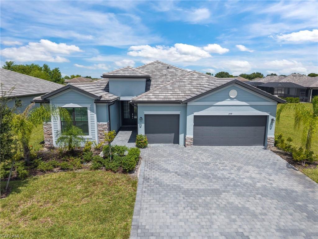 VALENCIA COUNTRY CLUB - Residential Lease