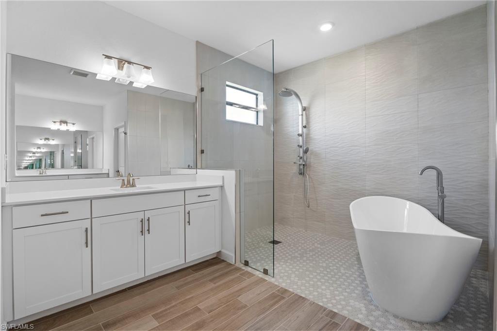 VALENCIA COUNTRY CLUB - Residential Lease