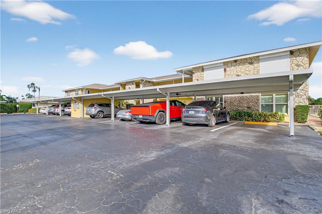 BEACH VILLA CONDO - Residential