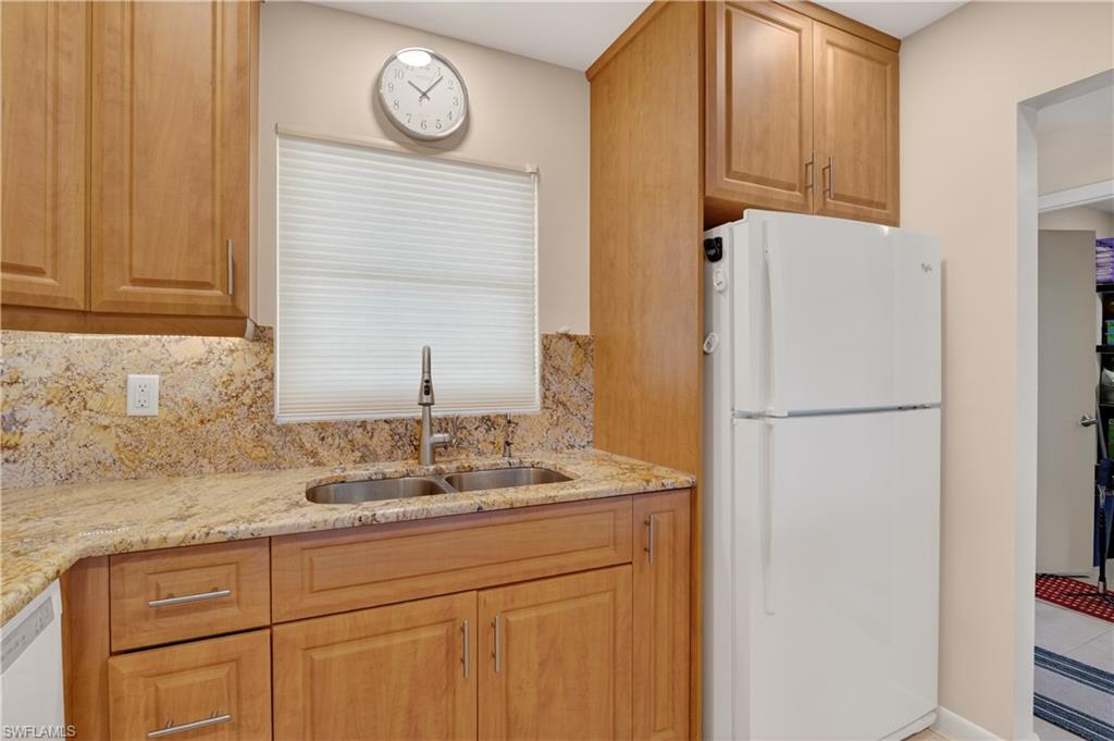 BEACH VILLA CONDO - Residential