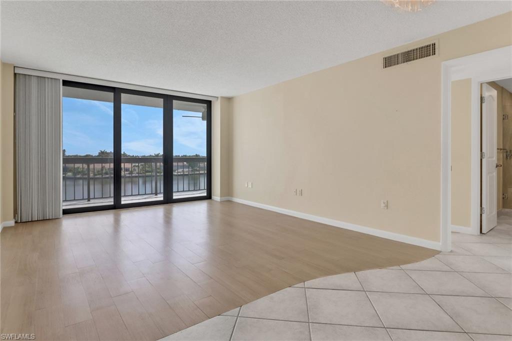 SOUTH SEAS - Residential