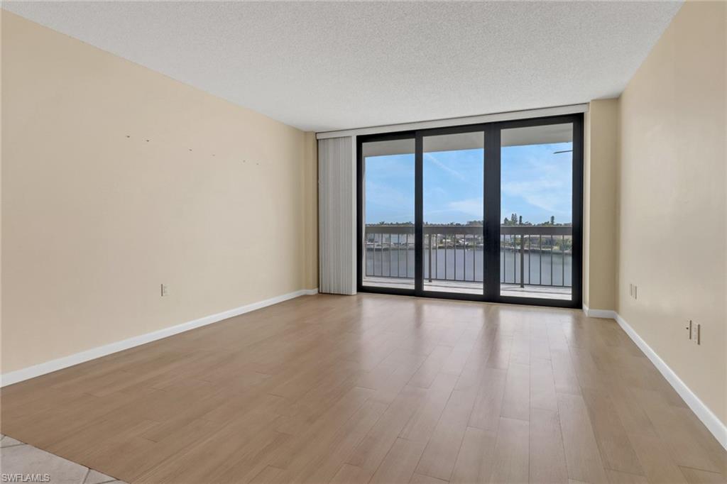 SOUTH SEAS - Residential